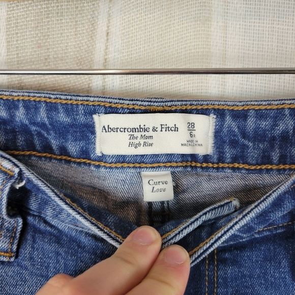 Abercrombie and Fitch Curve Love The Mom High Rise Jeans Blue Size 28/6R - Picture 7 of 10